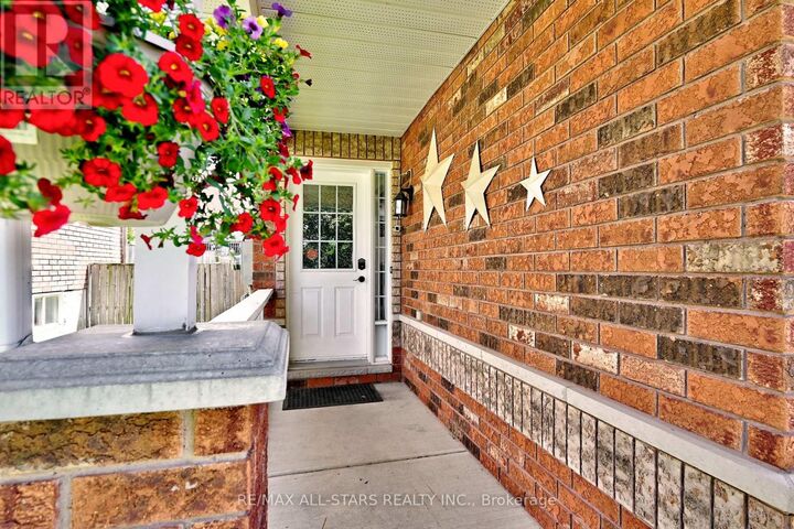 Property Photo: 647 Trailview Drive ON K9J 8P3