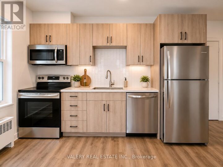 Property Photo:  155 King Street North 1703  ON N2J 0E8 