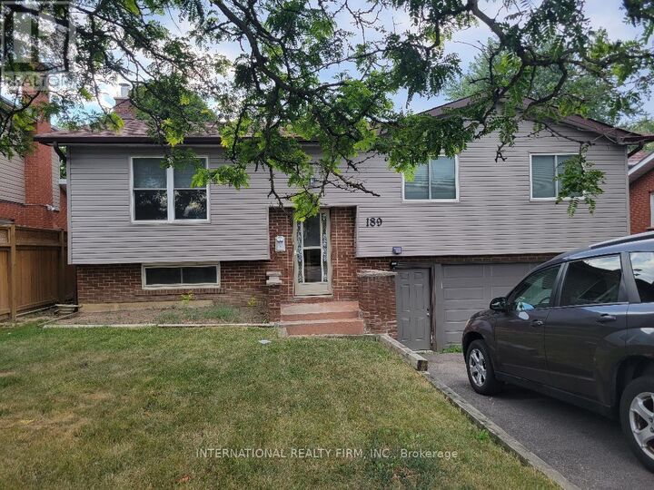 Property Photo: 189 Rutherford Road North Main ON L6V 2T4