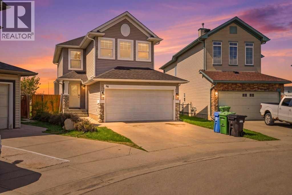 Property Photo:  86 Saddlecrest Close Northeast  AB T3J 5B6 