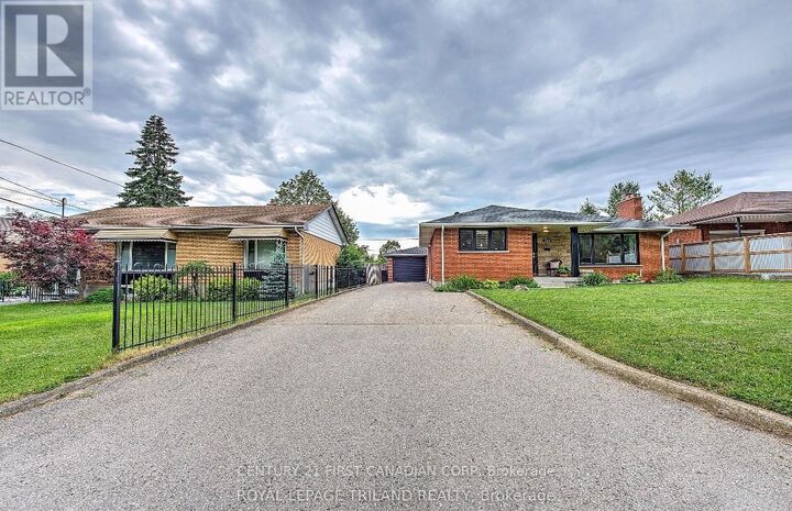 Property Photo:  