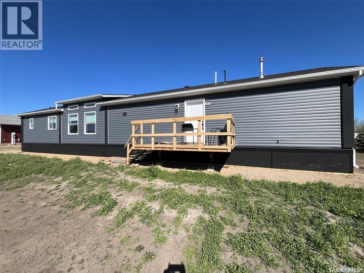 Property Photo: 215 1st Street W SK S0M 1X0