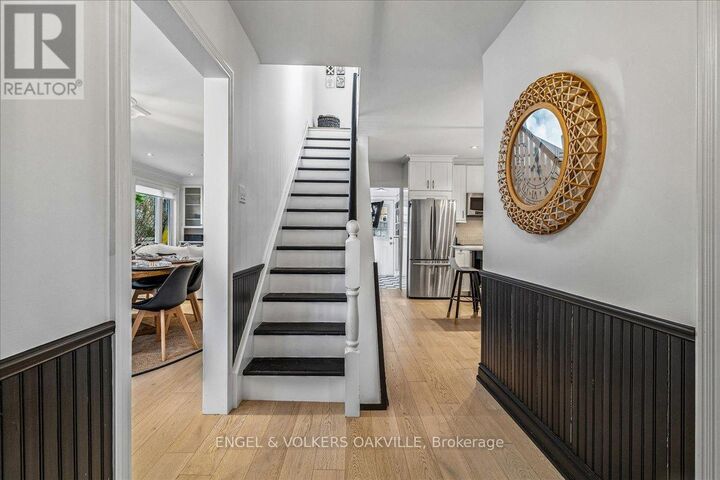 Property Photo: 38 John Street South ON L5H 2E6