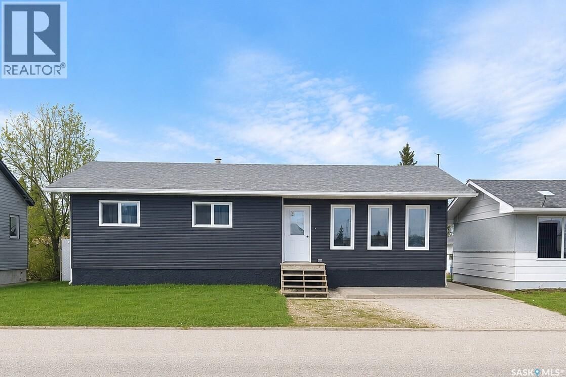 Property Photo: 204 Railway Avenue W SK S0J 2E0