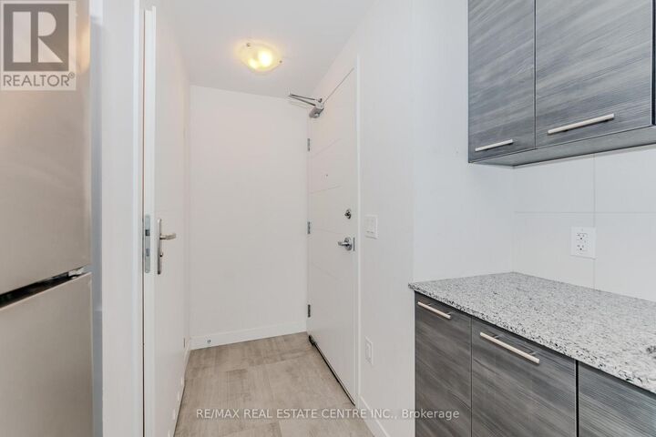 Property Photo:  251 Hemlock Street 707  ON N2L 0H2 