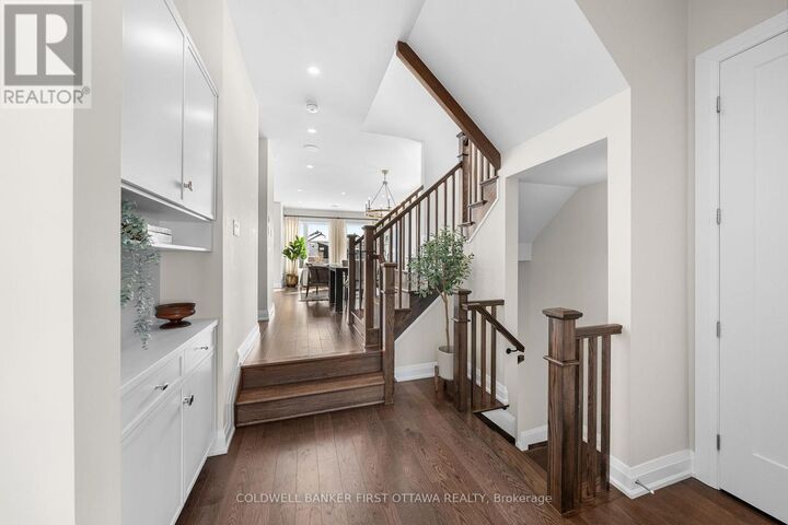 Property Photo: 43 Deerfox Drive ON K2J 4V1