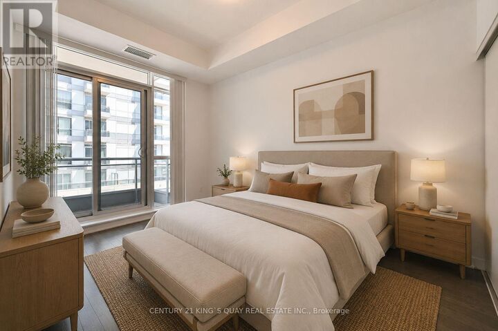 Property Photo: 9199 Yonge Street Se811 ON L4C 1H7