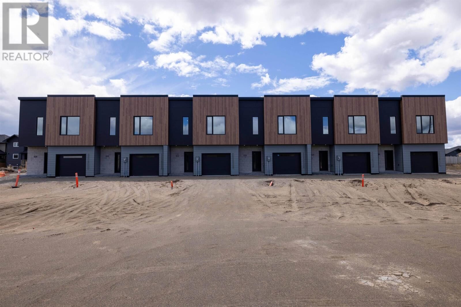 Property Photo: 832 Weiler Blvd ON P7C 0A7