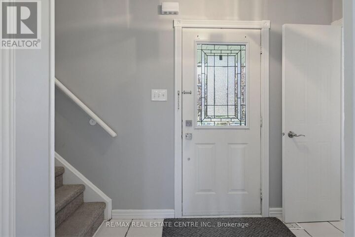 Property Photo:  164 Courtney Crescent  ON L9W 4S4 