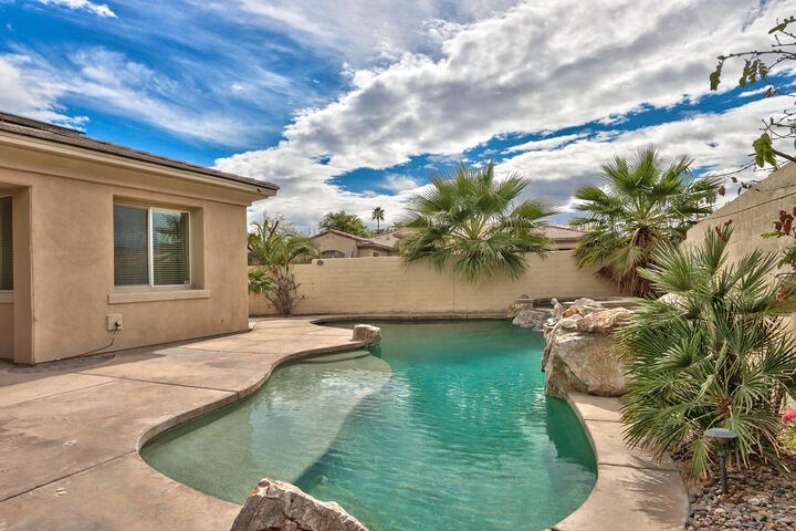 Property Photo: 153 Merano Way CA 92211