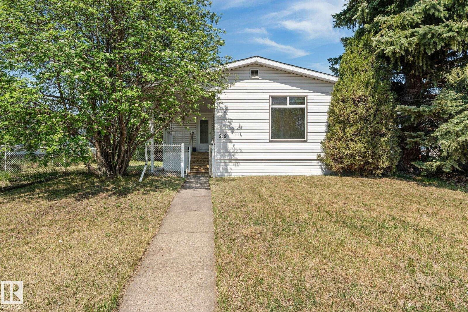 Property Photo:  219 Lee Ridge Road NW  AB T6K 0N2 