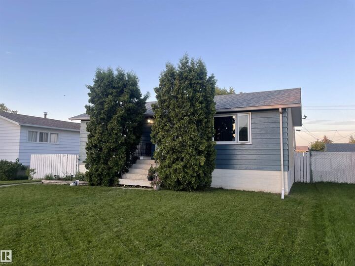 4823 49 Street — photo 1