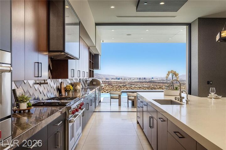 Property Photo: 3 Heavens Edge Court NV 89012