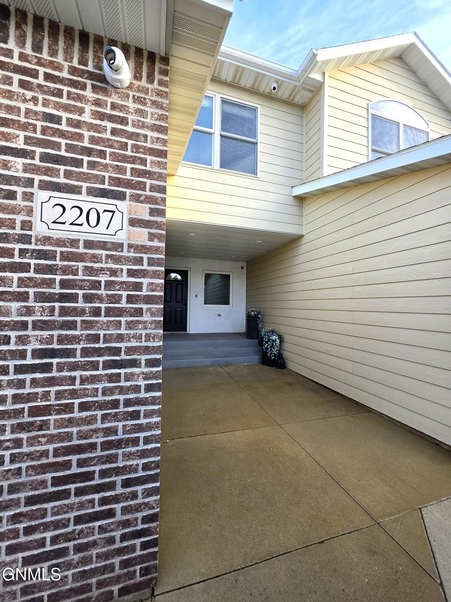 Property Photo:  2207 2nd Street W  ND 58601 