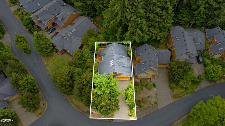 Property Photo:  215 Nesting Glade  OR 97341 