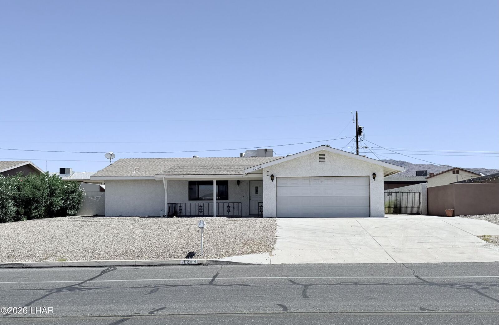 Property Photo:  1024 Thunderbolt Ave  AZ 86406 