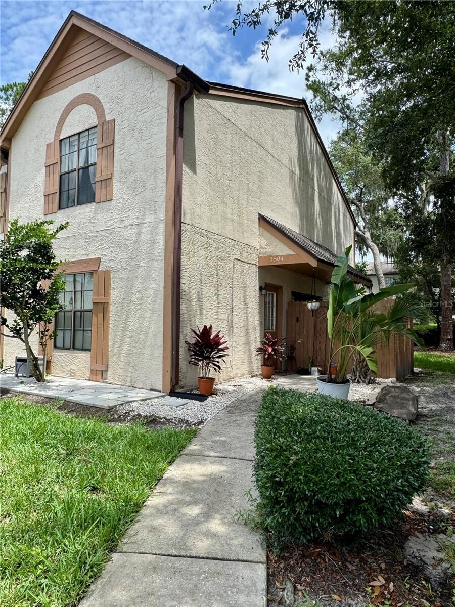 Property Photo:  2504 Brigadoon Drive  FL 33759 