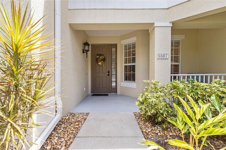 Property Photo: 5507 Key West Place 5507 FL 34203