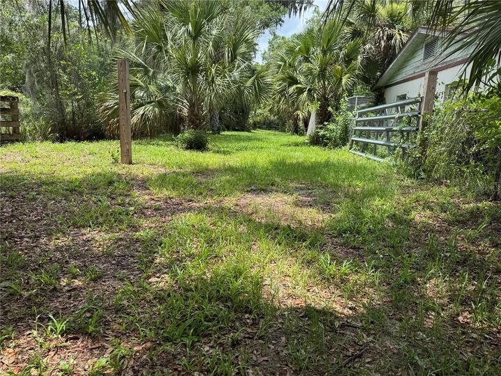 Property Photo: 308 S Blue Lake Avenue FL 32724