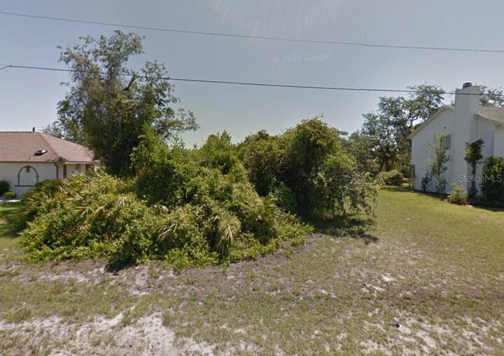 Property Photo:  204 Santos Drive  FL 33983 