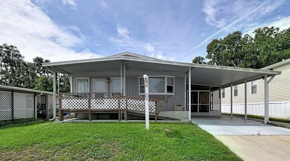 Property Photo: 526 Cassandra Lane FL 33809