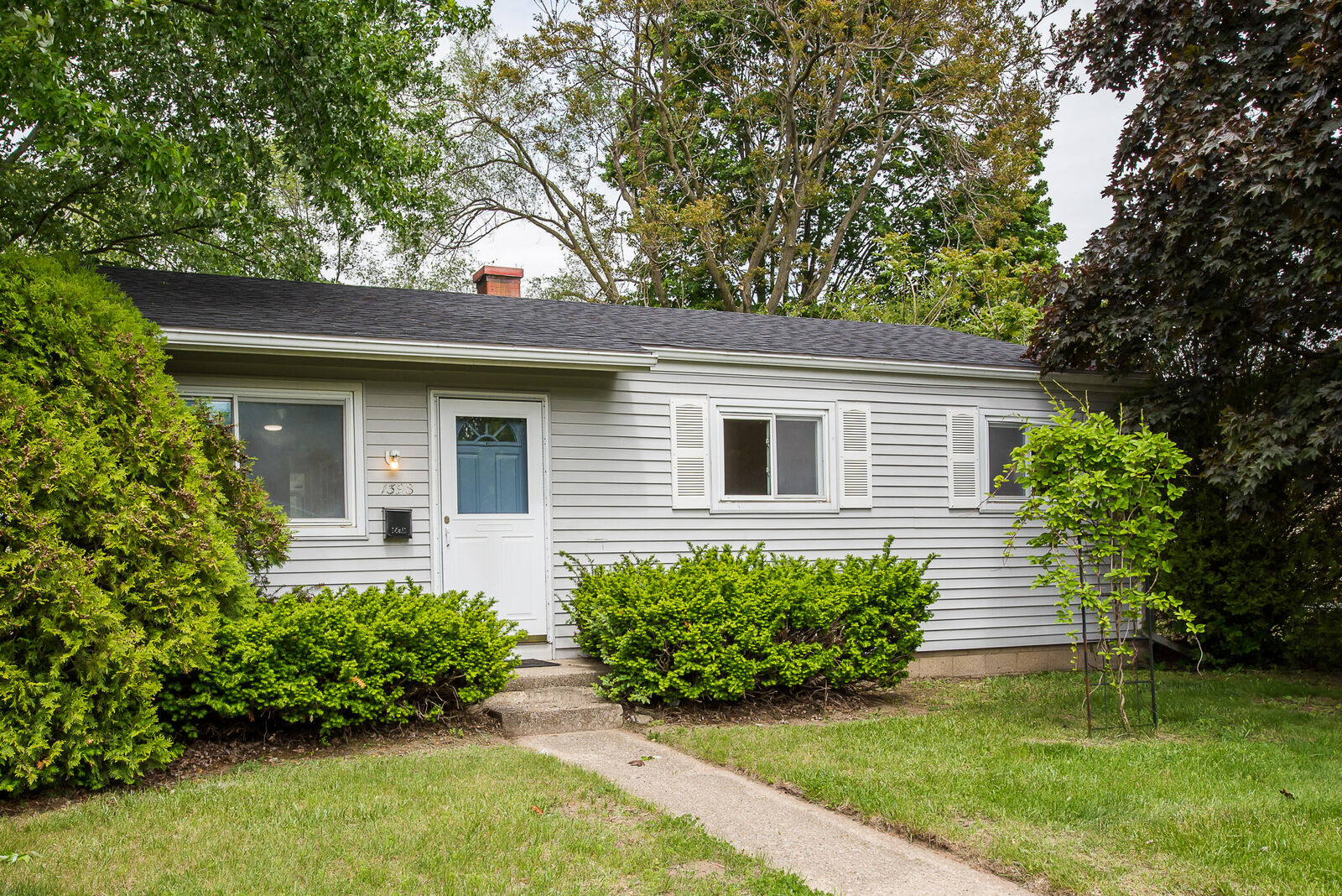 Property Photo:  1398 Hunter Avenue  MI 48198 