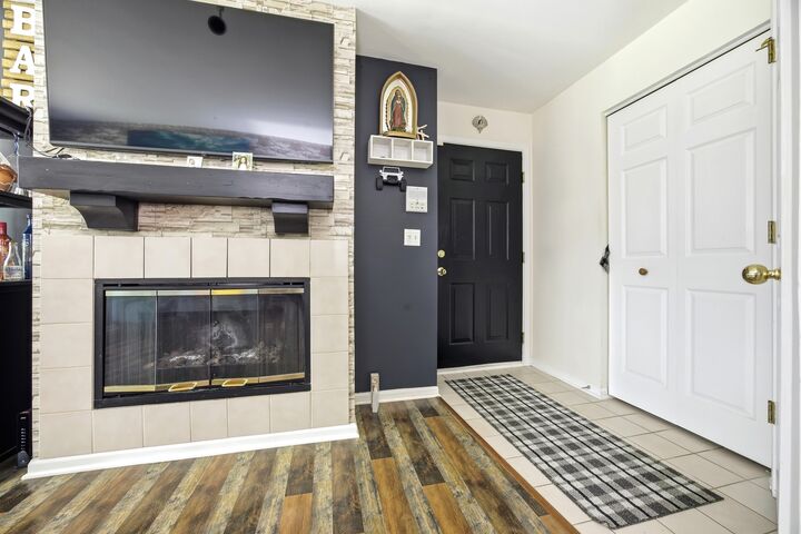 Property Photo: 383 Woodview Circle A IL 60120