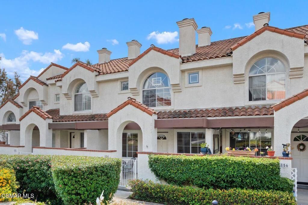 Property Photo:  854 Calle Los Gatos  CA 93010 