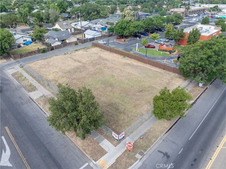 Property Photo: 1004 W 13th CA 95341