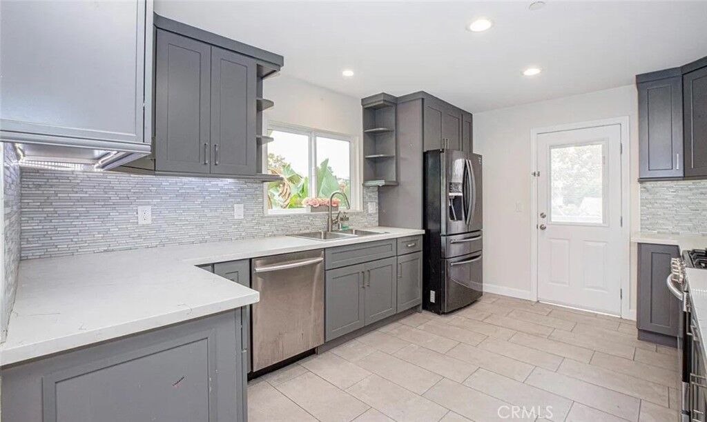 Property Photo: 242 W Linden Ave. 201 CA 91502
