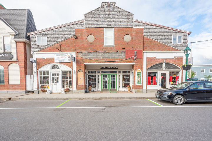 Property Photo:  10 Mechanic Street  ME 04843 