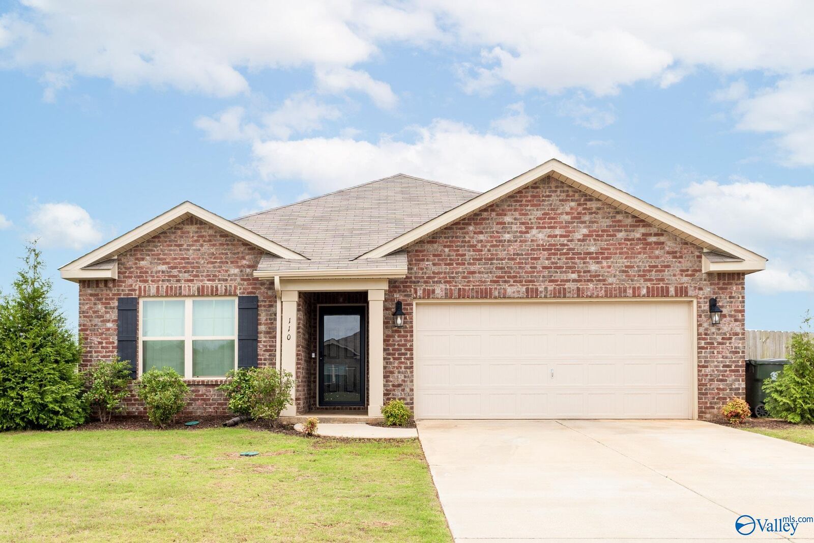 Property Photo: 110 Sage Court AL 35750