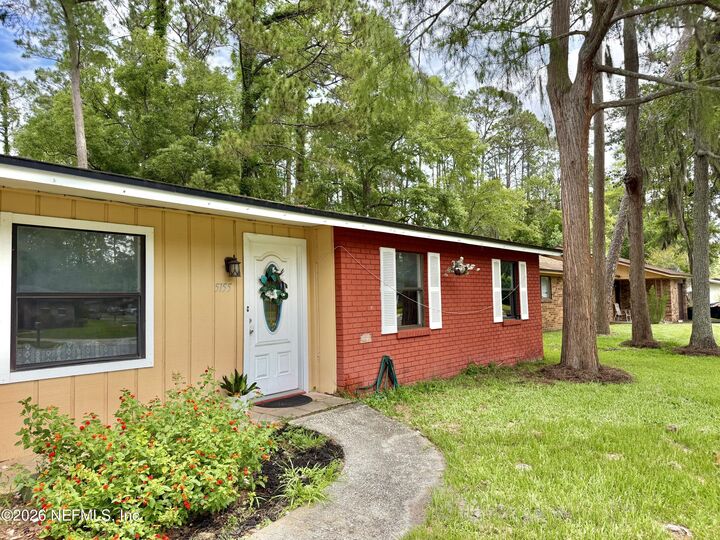 Property Photo: 5155 Broken Arrow Drive N FL 32244