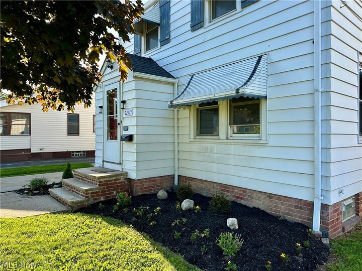 Property Photo:  22571 Ivan Avenue  OH 44123 