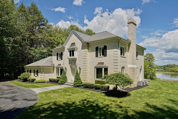 Property Photo:  4 Cullen Bay Road  NH 03820 