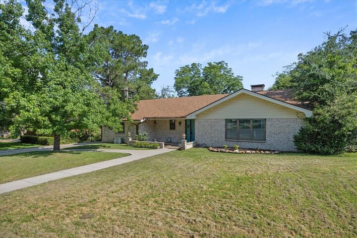 Property Photo:  2308 Royal Lane  TX 75402 