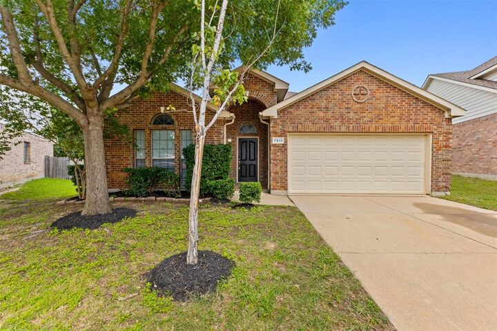 Property Photo: 7313 Chapel Mesa Court TX 75249