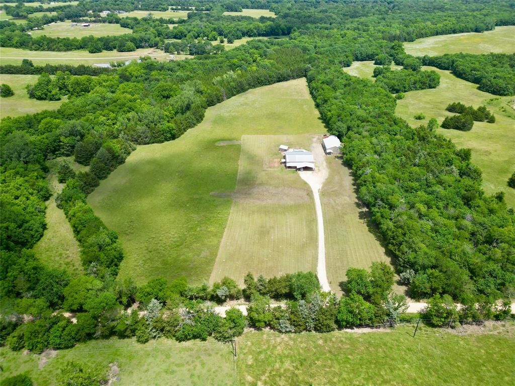 Property Photo:  1524 County Road 34520  TX 75486 