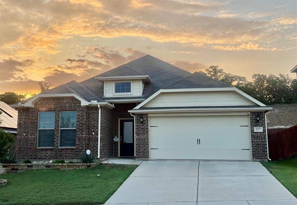 Property Photo:  217 Bearman Drive  TX 76120 