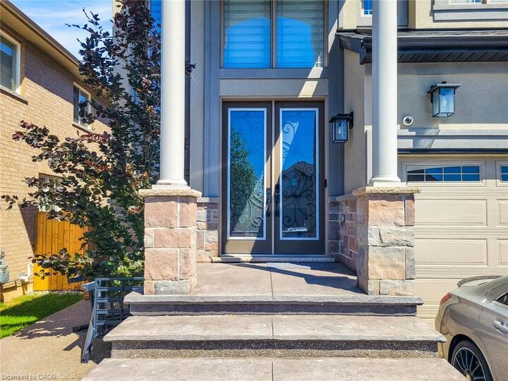 Property Photo:  27 Riesling Court  ON L8G 5H2 