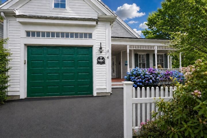Property Photo:  6 Berrywood Ct 6  MA 02532 
