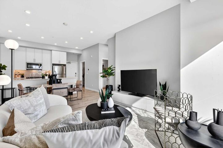 Property Photo: 255 Les Jardins Park SE 408 AB T2C 5W9