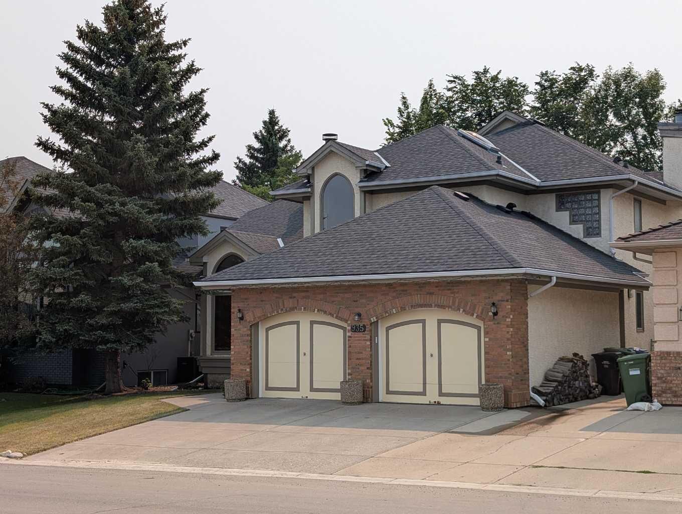 Property Photo: 935 Shawnee Drive SW AB T2Y 2G9