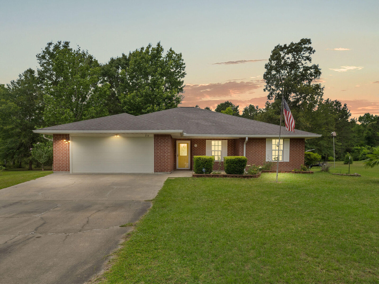 Property Photo:  216 Roy Bridges  LA 71446 