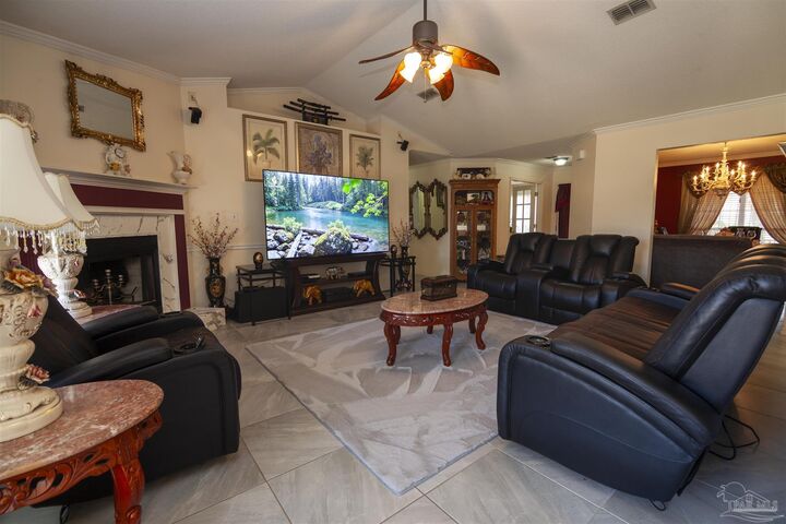Property Photo:  8213 Hartington Dr  FL 32566 