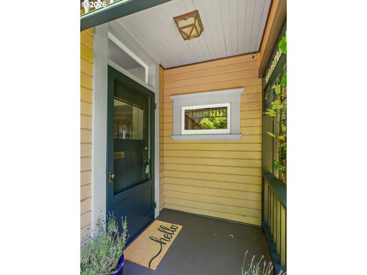 Property Photo: 324 SE 13th Ave OR 97214