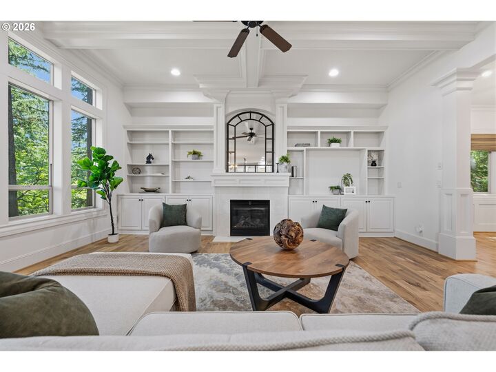 Property Photo:  4530 SW Council Crest Dr  OR 97239 