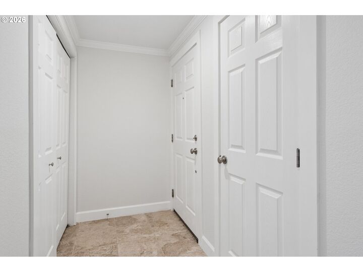 Property Photo:  7937 SW 40th Ave I  OR 97219 