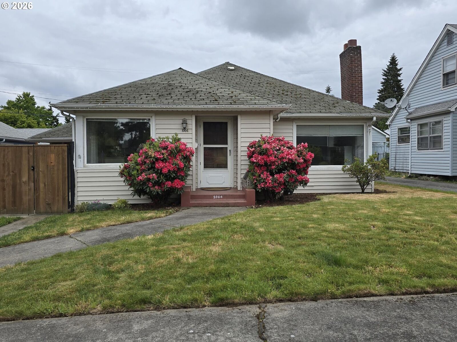 Property Photo: 1004 Z St WA 98661