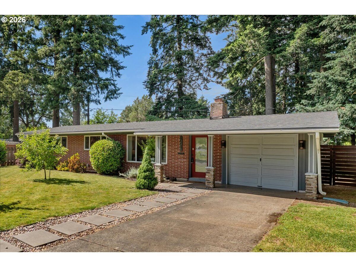 Property Photo:  13015 NE Weidler St  OR 97230 